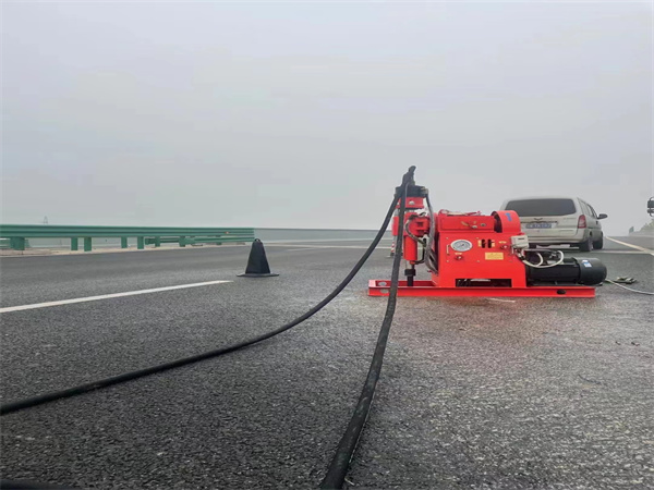 上甘岭马路路基路面开裂下沉注浆加固灌浆