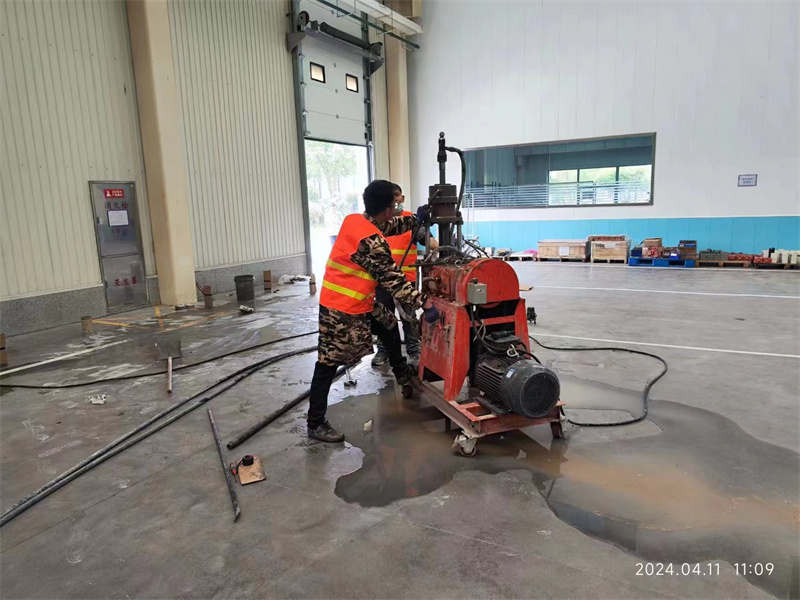 上甘岭厂房地面下沉塌陷注浆加固施工